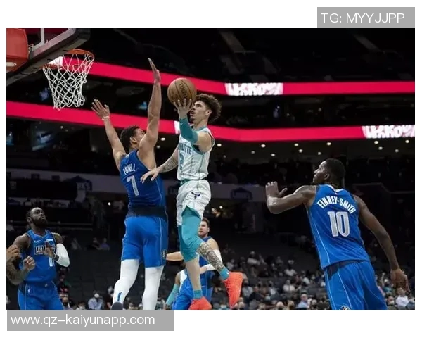 文班在季前赛频繁失误米奇称其为尝试新打法与阵容磨合的必要过程